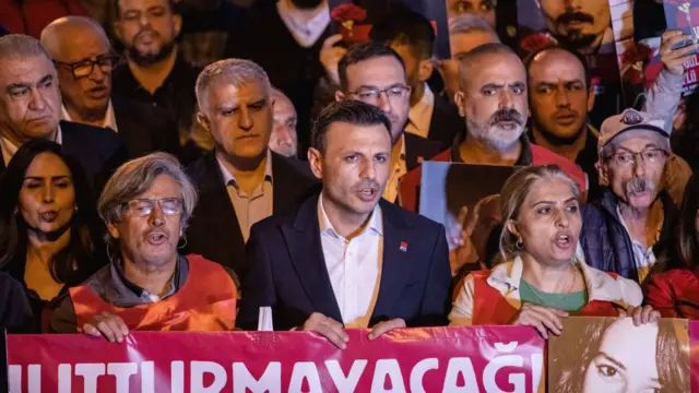 DEMOKRASİ (devrim) MÜCADELESİNDE FİGÜRAN OLMA(ma)K! (Fikri Günay)