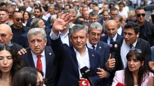 YENİ PARTİ’NİN KURULUŞU VE DEVRİMCİ TAVIR   (Mehmet Güzel)